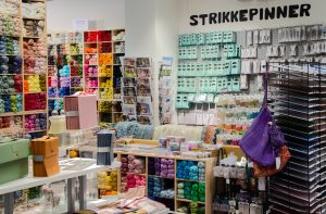 Strikketilbehør, strikkepinner, garnbutikk i Molde